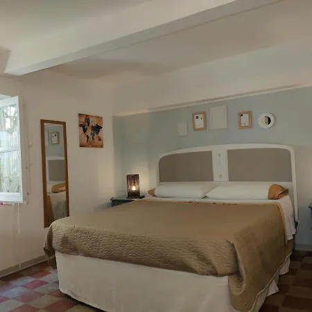 Mini-hôtel Essential